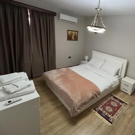 Stela's Appartamento Korce